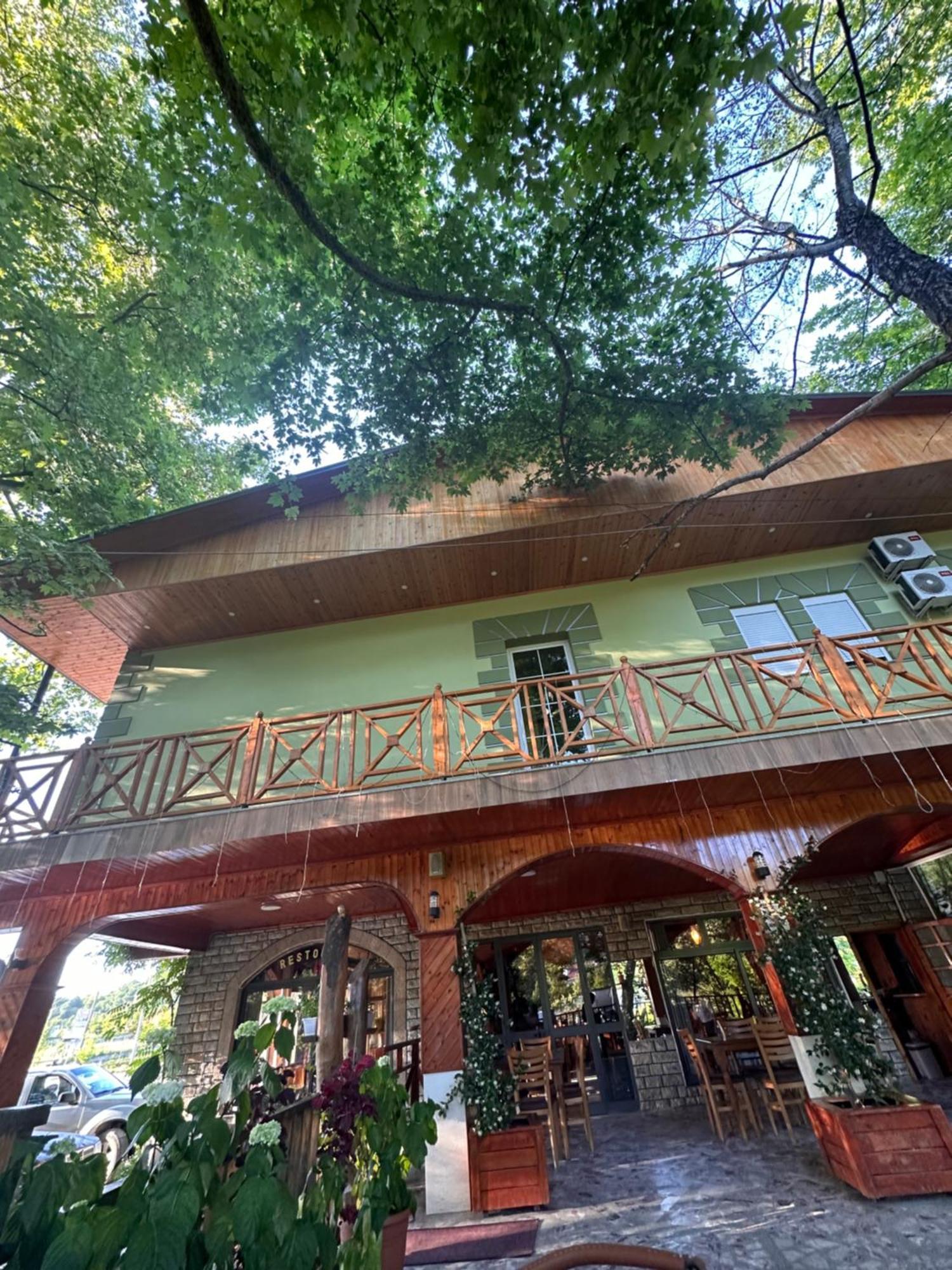 Hotel Bar Restaurant Gysi 3*